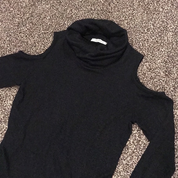 Promesa Turtleneck Cold Shoulder Top Long Sleeve Black S - Picture 7 of 9